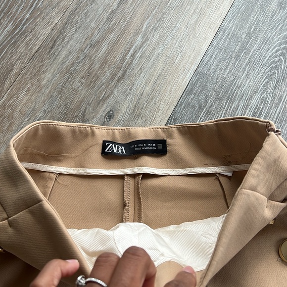 Zara Camel Shorts with side gold buttons - Picture 2 of 5